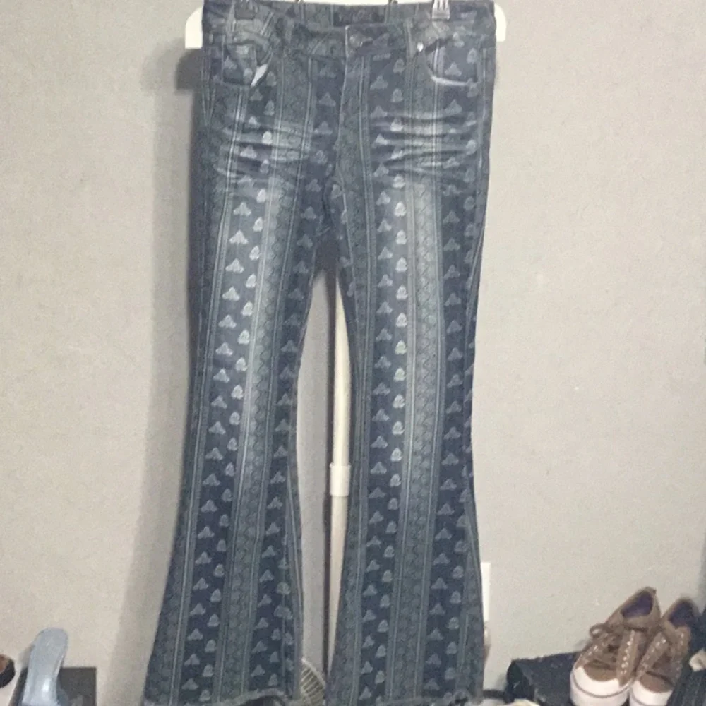 Flair Bottom Jeans - Picture 1 of 5